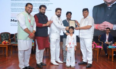 Shri Yogendra Singh Honoured at the 10th Season of National Icon Award 2026 at Bharat Mandapam, New Delhi