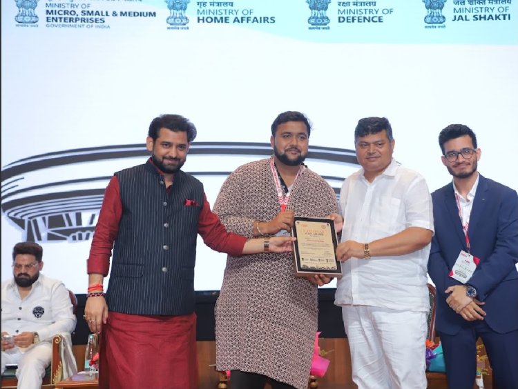 Mr. Mukund Pathak Honoured at the 10th Season of National Icon Award 2026 at Bharat Mandapam, New Delhi