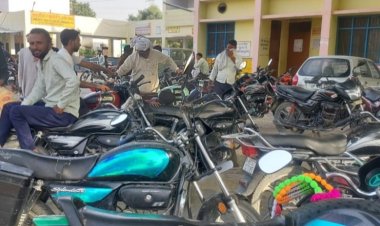 संभल में सामुदायिक स्वास्थ्य केंद्र बना अवैध पार्किंग का अड्डा