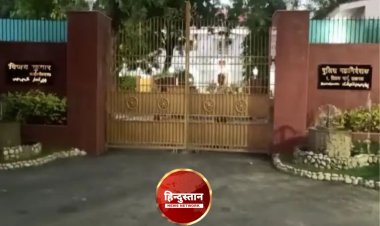 Breaking News - यूपी डीजीपी आवास में एक साल बाद लगी नेम प्लेट दूसरे दिन हटी, कहीं उर्दू तो नहीं वजह