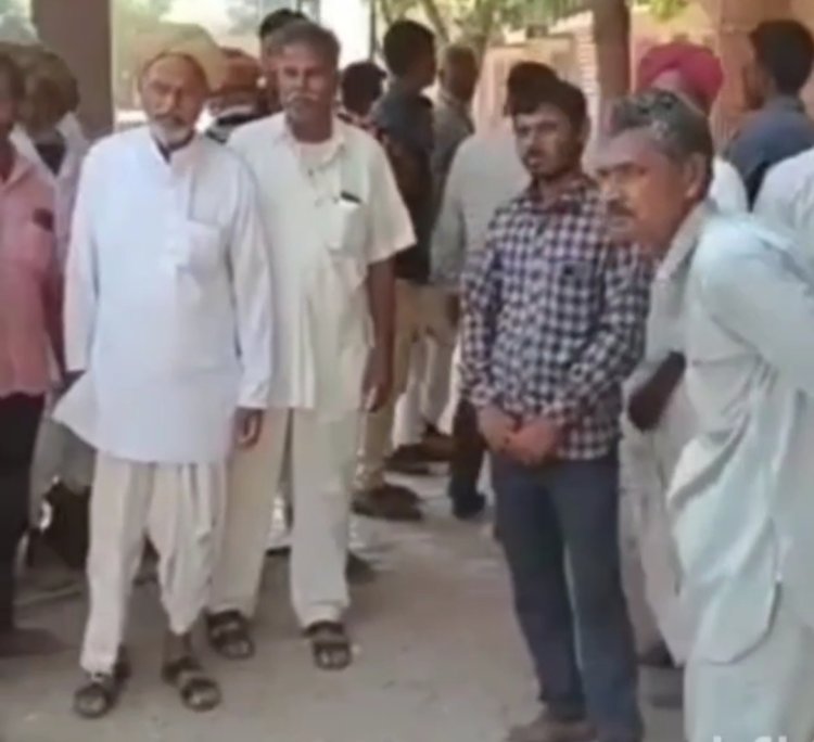 बिजली कटौती को लेकर किसानों ने किया धरना प्रदर्शन