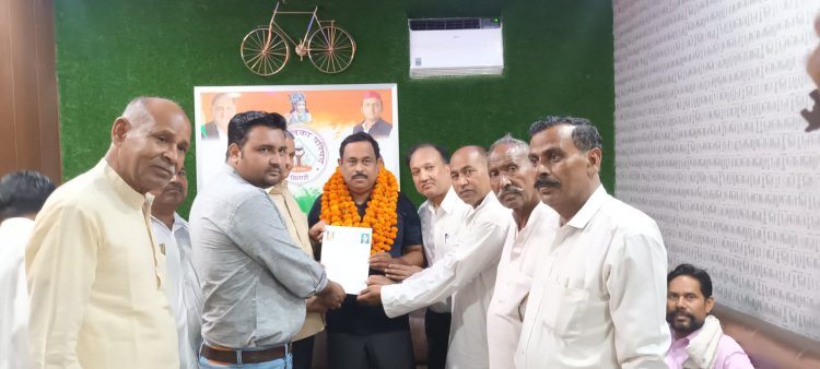 बिलारी पालिका अध्यक्ष ने उप जिलाधिकारी को विकास हेतु दीया प्रस्ताव पत्र