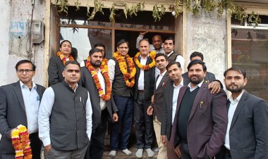 दी बार एसोसिएशन आमेर के चुनाव में अध्यक्ष पद हेतु एडवोकेट सुजीत सैनी नामांकन पत्र भरा