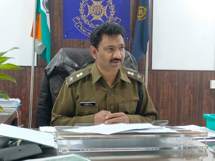 *मध्यरात्रि में पुलिस अधीक्षक मऊगंज ने दो थानों का किया औचक निरीक्षण*