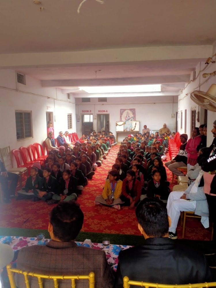 *विधिक साक्षरता शिविर में बच्चों को दी उनके अधिकार व कानून की जानकारी*