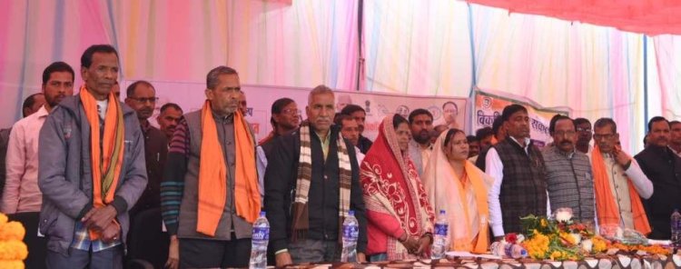 विकसित भारत संकल्प यात्रा की गाड़ी पहुंची बलंगी और जोगियानी , संकल्प यात्रा में विधायक शकुंतला पोर्ते हुई शामिल