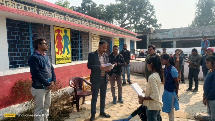 कलेक्टर मऊगंज अजय श्रीवास्तव ने हाई स्कूल देवरी सेंगरांन एवं आंगनवाड़ी केन्द्र का किया औचक निरीक्षण