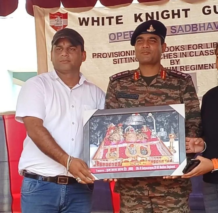 Monu Verma, director of Team Hum Saath Saath Hain, who hails from Jammu, will be honored with the National Icon Award in New Delhi.