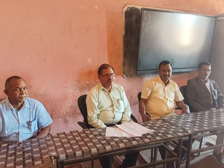 सीएम राइज विद्यालय मऊगंज मे प्रवेश प्रक्रिया पर हुई बैठक