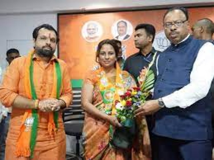 Congress Veteran's Daughter-In-Law Archana Patil Joins BJP In Maharashtra