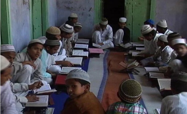 यूपी मदरसा के 17 लाख छात्रों को राहत... जानें- सुप्रीम कोर्ट ने HC के फैसले पर क्‍यों लगाई रोक