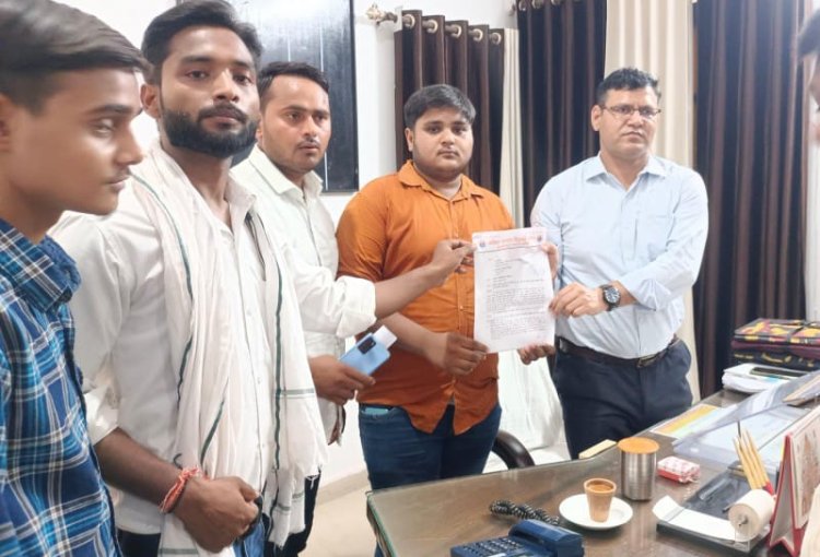 अवध विश्वविद्यालय द्वारा आयोजित परीक्षा के विरोध में एबीवीपी संगठन ने सौंपा ज्ञापन