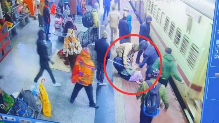 वाराणसी में शटल एक्सप्रेस के नीचे गिरी महिला, PAC जवानों ने दिखाई बहादुरी; बचाई जान