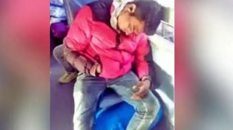 ट्रेन में खिड़की वाली सीट पर बैठे युवक की मौत, 300 KM तक किसी यात्री को पता नहीं चला.
