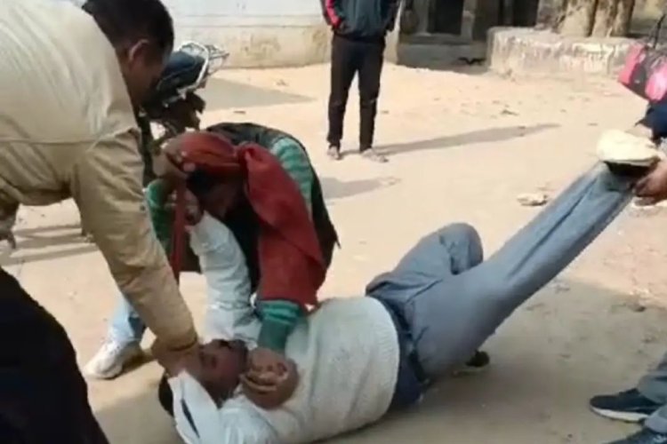 हेड मास्टर को टीचर ने पटक-पटककर पीटा, अब को हो रहा पछतावा, BSA ने ले लिया एक्शन