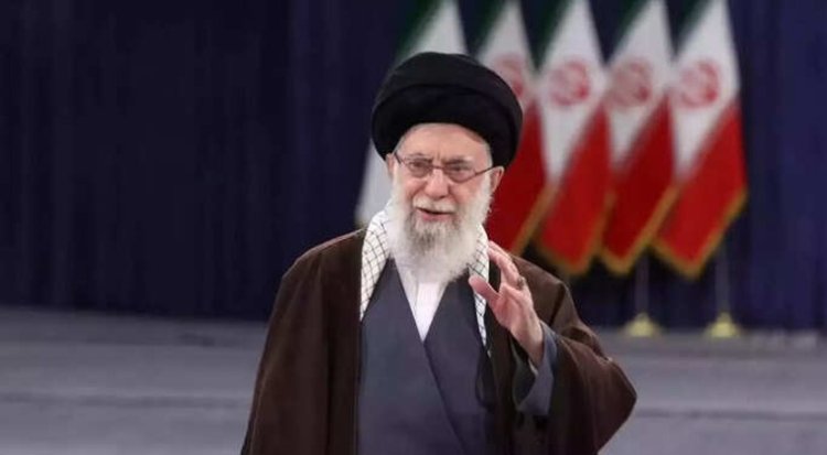 Ayatollah Khamenei UP Connection: यूपी के बाराबंकी से शुरू हुआ ईरान के सुप्रीम लीडर बनने का सफर, कैसे पलट दिया शासन