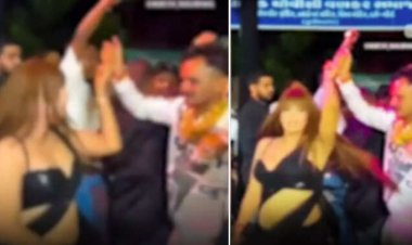 अहमदाबाद में सड़क पर डर्टी डांस...लाखों का सोना पहने शख्स ने युवती संग तोड़ी 'मर्यादा', वीडियो वायरल होने पर मचा बवाल