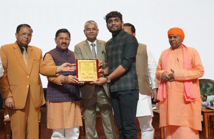 Mr. Prashant Vishwakarma Honoured with National Youth Inspiration Award 2026 for Excellence as Author & Social Media Influencer